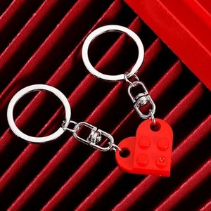 Porte-clés Cœur en Briques pour la Saint-Valentin, Lot de 2 Pièces, Blocs de Construction en Acrylique pour Couples, Breloques d'Amour DIY pour Petit Ami et Petite Amie - Product Image 3