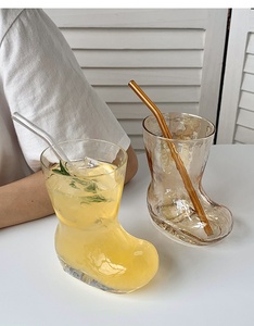 Copo Transparente em Forma de Bota com Canudo, Copo Plástico Reutilizável para Bebidas Frias em Festas e Bares - Product Image 3