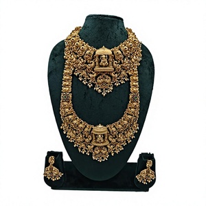 Conjunto de Joyería de Templo del Sur de la India Chapado en Oro con Zirconia, Collar y Pendientes de Aleación para Aniversario de Bodas para Mujer - Product Image 4