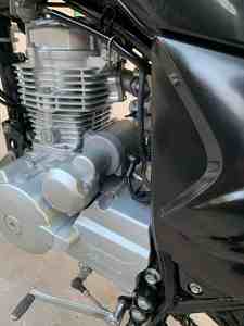 La moto Suzuki Hercules est économe en carburant et durable - Product Image 3