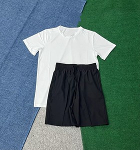 T-shirt de course pour homme léger, séchage rapide, respirant, élastique, bande réfléchissante, entraînement en extérieur, personnalisé ODM - Product Image 3