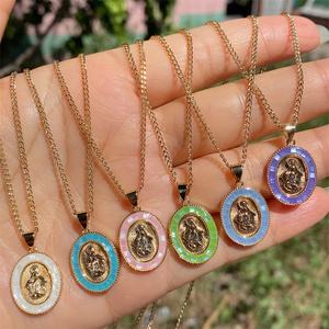 Collar con Colgante Religioso Cristiano <span class=keywords><strong>de</strong></span> la <span class=keywords><strong>Virgen</strong></span> <span class=keywords><strong>de</strong></span> <span class=keywords><strong>Guadalupe</strong></span>, Chapado en Oro <span class=keywords><strong>de</strong></span> 18K, con Esmalte, Madreperla y Circonita, Cadena <span class=keywords><strong>de</strong></span> Latón, Regalo - Product Image 4