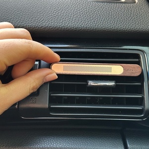 2025 meilleur <span class=keywords><strong>d</strong></span>ésodorisant de voiture de parfum <span class=keywords><strong>d</strong></span>'arôme automatique marque privée automatique mignon luxe nouveau fabricant de <span class=keywords><strong>d</strong></span>ésodorisant de voiture <span class=keywords><strong>d</strong></span>'odeur de parfum - Product Image 1