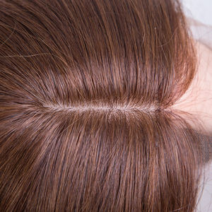 全瑞士蕾丝假发 2026 新款 - 5*5 真丝顶，优质人发，自然融合与时尚外观 - Product Image 1