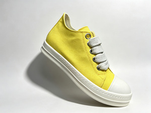 Zapatillas clásicas de lona con cordones, cómodas y planas, estilo casual. - Product Image 4
