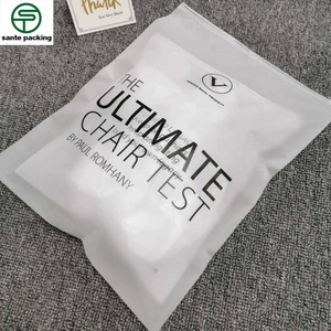 Sacs en plastique à fermeture éclair pour vêtements en gros avec impression en gravure, finition mate, logo personnalisé pour l'emballage de chaussettes, chaussures et fourrures - Product Image 4