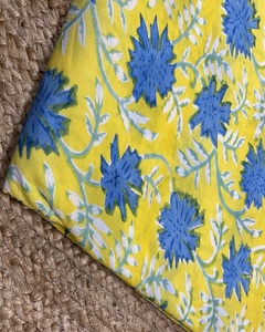 Hermosa Tela de Algodón Estampada a Mano, Tela Artesanal India Ligera de 110 GSM para Ropa de Mujer, Cortinas y Fundas para Niñas - Product Image 3