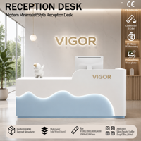 Bureau d'accueil moderne et créatif blanc mat avec panneau ondulé bleu et bande LED pour hall d'entreprise, service OEM ODM personnalisé