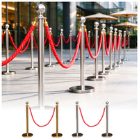 Borne de sécurité robuste en acier inoxydable avec barrière à sangle rétractable, protection de qualité professionnelle, indice de protection IP67, base lestée, corde en velours rouge
