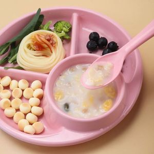 Ensemble d'alimentation pour bébé en silicone de qualité alimentaire sans BPA, assiette avec ventouse, cuillère et fourchette, logo personnalisable - Product Image 2