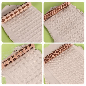 Ensemble <span class=keywords><strong>de</strong></span> rouleaux <span class=keywords><strong>de</strong></span> Texture d'argile en bois poterie céramique potiers <span class=keywords><strong>outils</strong></span> <span class=keywords><strong>de</strong></span> rouleau <span class=keywords><strong>de</strong></span> timbre rouleaux à pâtisserie texturés Kit <span class=keywords><strong>de</strong></span> rouleaux <span class=keywords><strong>de</strong></span> modèle <span class=keywords><strong>de</strong></span> modélisation - Product Image 4