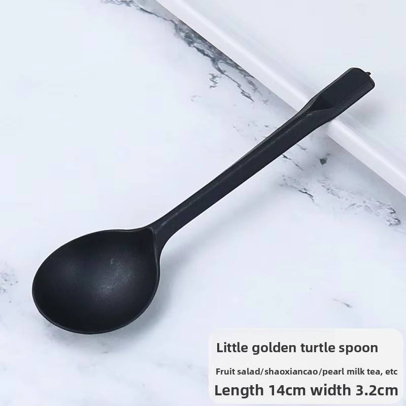 ลิตเติ้ลบีเทิล ชุดสีดำเรียบง่าย