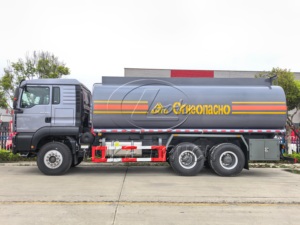 Camión Cisterna para Productos Químicos Peligrosos de Gran Capacidad, 20000L-35000L, Camión de Reabastecimiento de Combustible para Aeronaves, Vehículo Especial para Transporte de Gasolina - Product Image 4