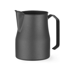 Brocca per Latte HENDI 0.7L Nero Opaco con Beccuccio a V, Diametro 84mm e Altezza 130mm, Accessorio per Preparazione Caffè - Product Image 1