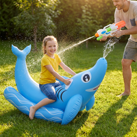 Hai-Schwimmtier mit Sprühfunktion, riesiges aufblasbares Floß mit Griffen, lustiges Sommer-Wasserspielzeug für Kinder & Erwachsene am Pool