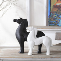 Décoration d'intérieur nordique : Ornements de chevaux en céramique mate pour meubles TV/vitrines à vin, décoration douce, vente en gros