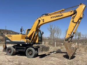 Excavadora de Ruedas Hyundai 210W-9T de Segunda Mano en Venta, con Pocas Horas de Trabajo, Motor Cummins Eficiente, con Informe - Product Image 2