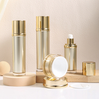 Nouvel emballage cosmétique de luxe en acrylique doré sans air pour soins de la peau, avec pompe à lotion et flacon intérieur remplaçable, disponible en 100ml, 50ml, 30ml, 15ml, 50g, 30g