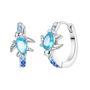 Pendientes de Aro Plateados Brillantes Azul Marino con Diseño de Corazón y Circones para Compromiso, Aniversario, Fiesta, Joyería de Aleación - Product Image 4