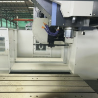 Centre d'usinage vertical CNC automatique haute précision 5 axes VMC855, commande FANUC BT40 pour l'usinage de pièces