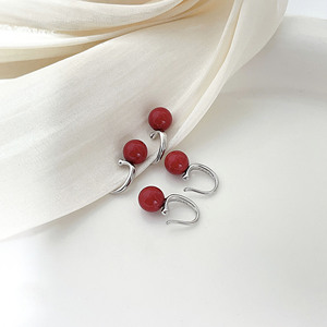 Boucles d'oreilles en argent Sterling S925 avec perles rouges pour femmes, à porter au quotidien, forme de boule géométrique ES1086 - Product Image 2