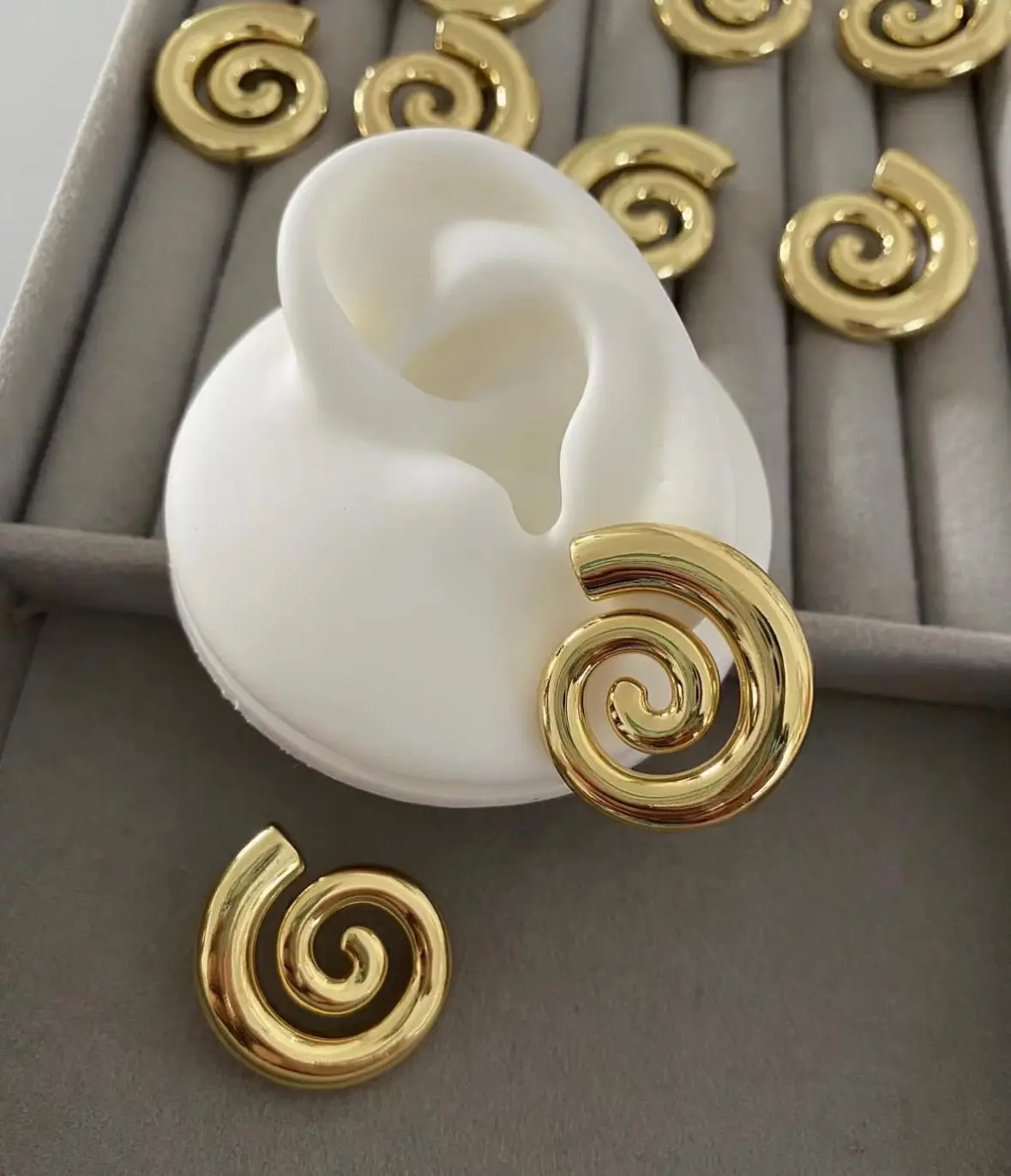 Hot selling big hollow spiral conch waterproof gold plated earring women stainless steel ear stud fashion hoop earrings jewelry