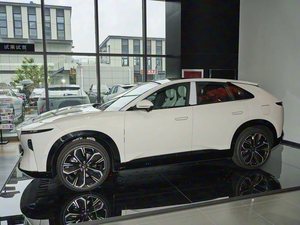 Vehículo de Nueva Energí<span class=keywords><strong>a</strong></span> <span class=keywords><strong>M</strong></span>ás Vendido Mazda EZ60 con 600 km de Autonomí<span class=keywords><strong>a</strong></span>, SUV de 5 Puertas y 5 Asientos, Volante <span class=keywords><strong>a</strong></span> la Izquierda, 2026 Changan Mazda EZ-60 - Product Image 3