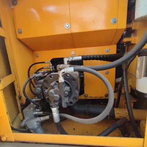 Excavadora de cadenas usada Hyundai R150LC-9S de 15 toneladas con motor Cummins para terraplenes, EPA CE R150-7, de segunda mano, larga vida útil - Product Image 5