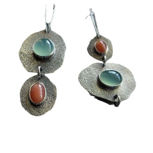 Orecchini Asimmetrici Boho Vintage Verde Menta e Corallo, Orecchini da Donna - Product Image 1