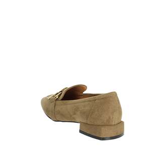 Mocassins plats pour femmes Gold & Gold, couleur taupe, avec détail boucle métallique - Product Image 2