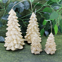 Schönes Design Goldene Weihnachtsbaum-förmige Kerzen Handgefertigte Säulenkerzen aus Paraffinwachs für Heimdekoration und Weihnachten