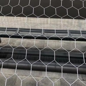 Weaving Hexagonal <b>Wire</b> Mesh Hexagonal Livestock <b>Wire</b> <b>Netting</b> with Hexagon Holes for Chicken Duck Goose - Product Image 4