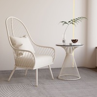 Ensemble table et chaises de balcon de luxe moderne, petit mobilier en métal pour repas en plein air, usage hôtelier