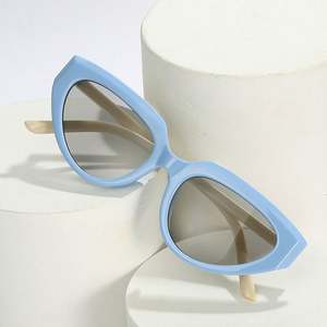 Gafas de Sol de Moda Vintage con Logotipo Personalizado, Tonos Azul Verde, Protección UV400, Color en Contraste, Estilo Ojo de Gato para Mujer - Product Image 2