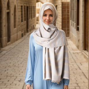 Da donna con motivo musulmano africano della Malesia a righe Jacquard in Lurex Hijab scialle con nappe crude - Product Image 6