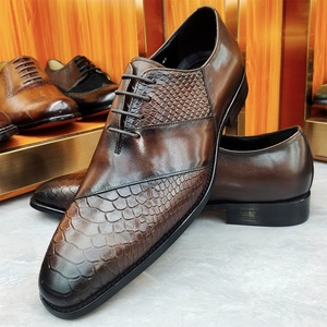 Scarpe <span class=keywords><strong>eleganti</strong></span> da <span class=keywords><strong>uomo</strong></span> di alta qualità Oxfords formale ufficio stile elegante vendita calda in vera pelle caffè colore abito di alta qualità - Product Image 6