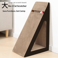 Griffoir vertical triangulaire pour chat en carton ondulé avec nid et jouet pour griffer