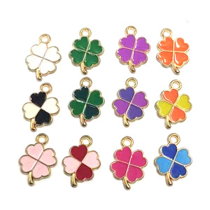 จี้รูปใบโคลเวอร์สี่แฉก ทำจากโลหะผสมสังกะสีเคลือบน้ำมัน สำหรับทำสร้อยคอ DIY อุปกรณ์ตกแต่งจี้ - Product Image 3