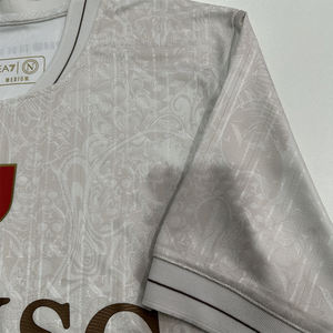 サッカージャージーレトロサッカージャージートップスタイル高品質プレーヤーバージョンMaillot De Footチーム用カスタムクイックドライ - Product Image 4