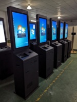 Distributeur de cartes fabriqué en Chine, machine de commande automatique pour restaurant, paiement automatique, kiosque d'enregistrement à l'aéroport, hôtel