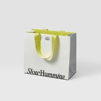 Sacs shopping en papier de luxe personnalisés avec poignée en ruban cachée, logo imprimé, sacs d'emballage cadeau pour boutique de détail