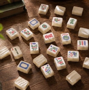 Elegante Mahjong in Tonalità Conchiglia, Acrilico Delicato, Set Completo, Gioco Tradizionale per Intrattenimento Indoor, Ottima Scelta Quotidiana - Product Image 6