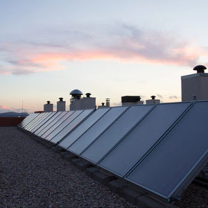 Système de capteur solaire à plaque plate en titane chromé noir UNIEPU avec panneaux solaires thermodynamiques en tuyau de cuivre et absorbeur solaire - Product Image 4