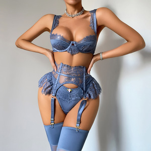 Ensemble de Lingerie Sexy en Dentelle Bleue 4 Pièces : Soutien-Gorge en Satin, Jarretière à Volants, Culotte Rosebud <span class=keywords><strong>et</strong></span> <span class=keywords><strong>Bas</strong></span> – Tenue de Nuit pour Femme - Product Image 1