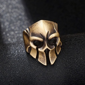 Anillo de Latón de Alta Calidad Estilo Vintage con Diseño de Esqueleto Negro, Máscara de Guerrero Espartano y Casco, Anillo de Calavera Individual para Mujeres y Hombres - Product Image 2