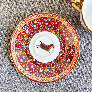 Vente en gros de luxe motif de personnalité royale décors pour la maison en céramique manche doré service à café et thé - Product Image 4