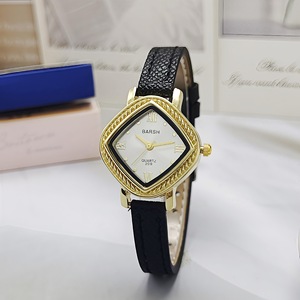นาฬิกาข้อมือผู้หญิง New Diamond Plate ดีไซน์อัลลอยด์ ควอตซ์ แฟชั่นสไตล์บาโรก โดดเด่นมีเอกลักษณ์  สำหรับนักศึกษา  แสดงเวลาหลายเขตเวลา - Product Image 3