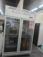 Armoire de séchage à l'air à trois portes Système intelligent à température constante à double porte Rôtissoire à porc et à oie de canard
