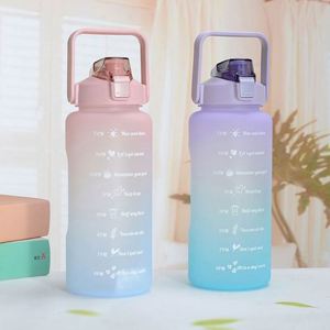 Bouteille d'eau demi-gallon à faible MOQ avec pochette de rangement, bouteilles d'eau de sport de voyage économiques avec support pour téléphone portable - Product Image 2