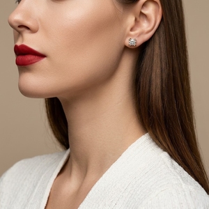 Boucles d'oreilles classiques en or 18 carats avec diamant rond taille brillant, sertissage solitaire élégant à quatre griffes pour femme, style minimaliste - Product Image 2